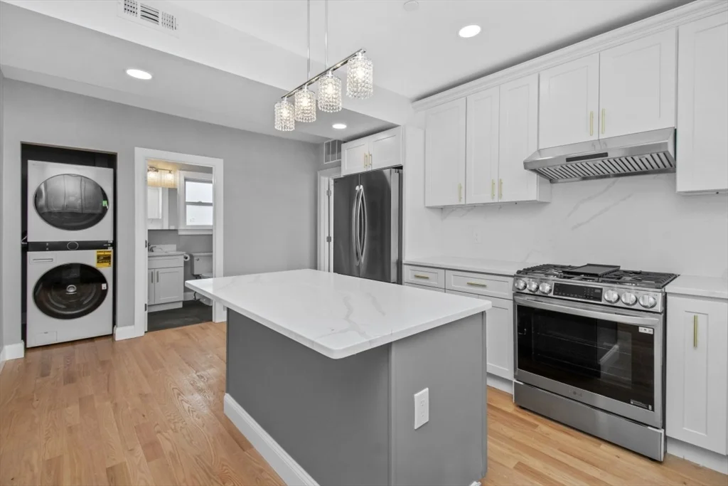 3 bed, 2 bath apartment for rent at 66 Stanley St Unit 2, Dorchester — photo 8 of 21