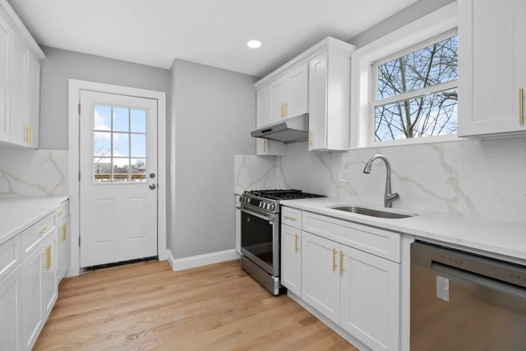 2 bed, 2 bath apartment for rent at 66 Stanley St Unit 3, Dorchester — photo 3 of 27