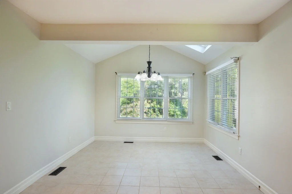 3 bed, 2 bath apartment for rent at 66 Tucker Ln Unit 2, Dartmouth — photo 9 of 29