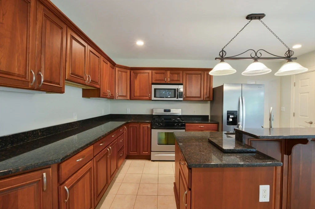 3 bed, 2 bath apartment for rent at 66 Tucker Ln Unit 2, Dartmouth — photo 11 of 29