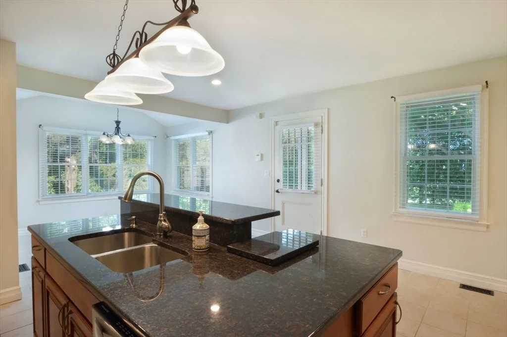 3 bed, 2 bath apartment for rent at 66 Tucker Ln Unit 2, Dartmouth — photo 8 of 29