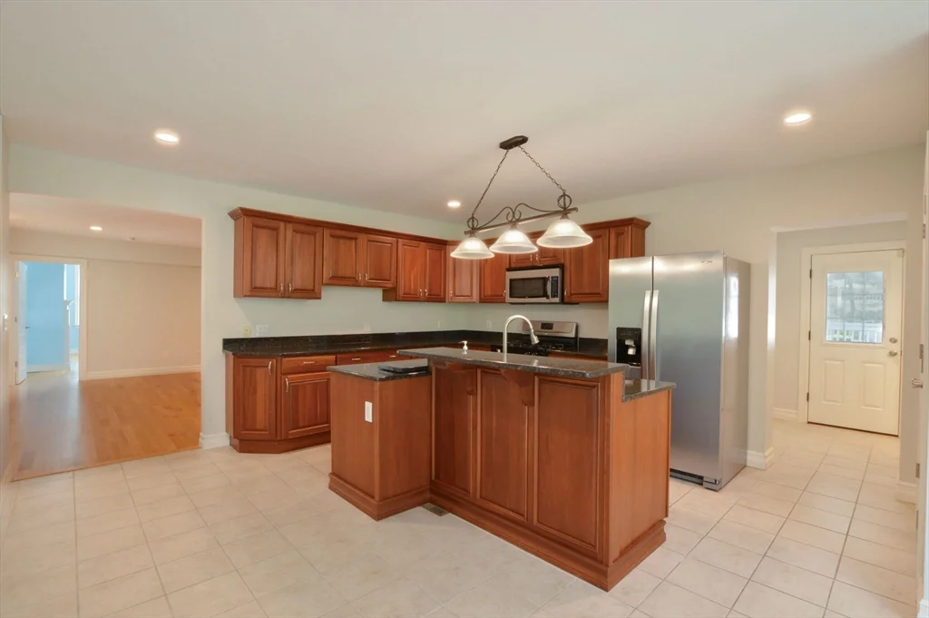 3 bed, 2 bath apartment for rent at 66 Tucker Ln Unit 2, Dartmouth — photo 10 of 29
