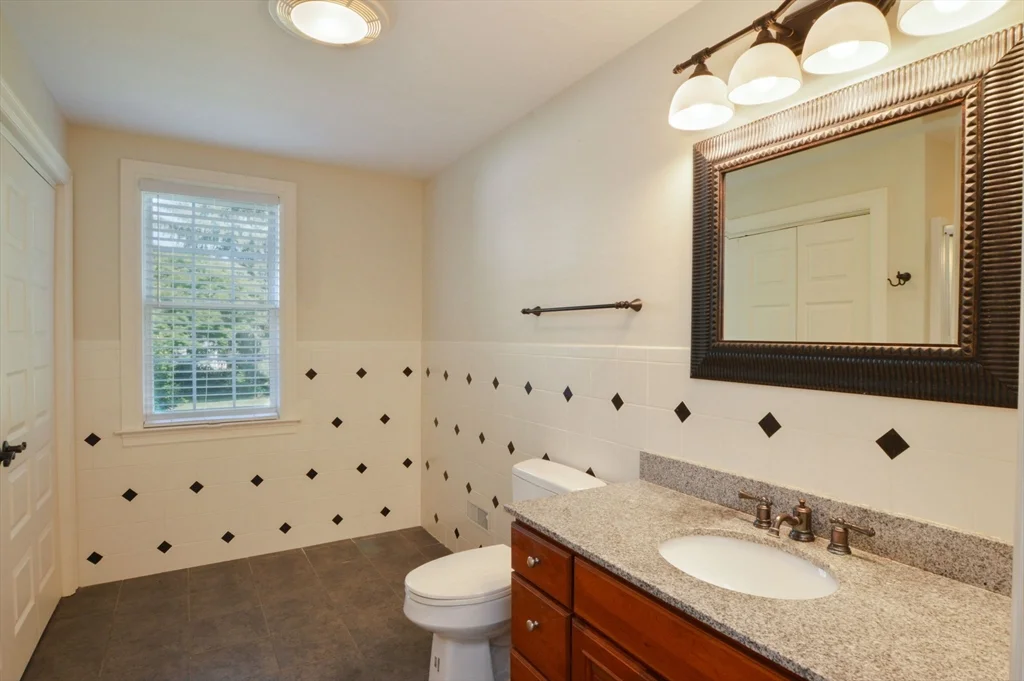 3 bed, 2 bath apartment for rent at 66 Tucker Ln Unit 2, Dartmouth — photo 16 of 29