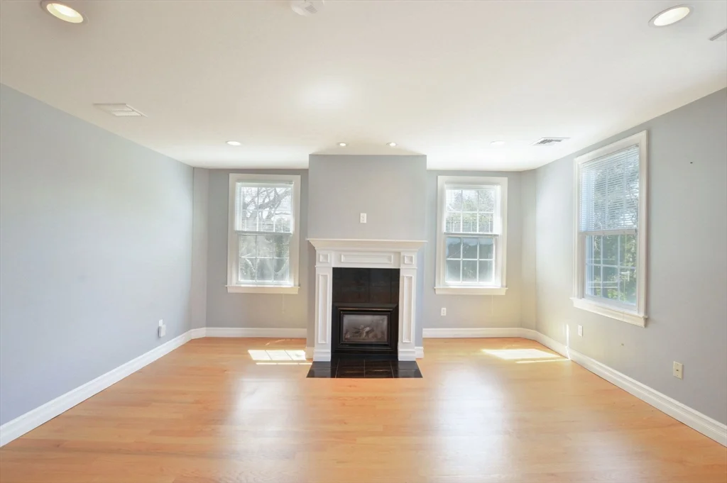 2 bed, 2 bath apartment for rent at 66 Tucker Ln Unit 3, Dartmouth — photo 2 of 27