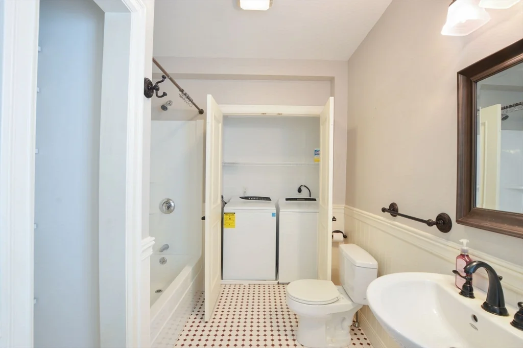 2 bed, 2 bath apartment for rent at 66 Tucker Ln Unit 3, Dartmouth — photo 5 of 27