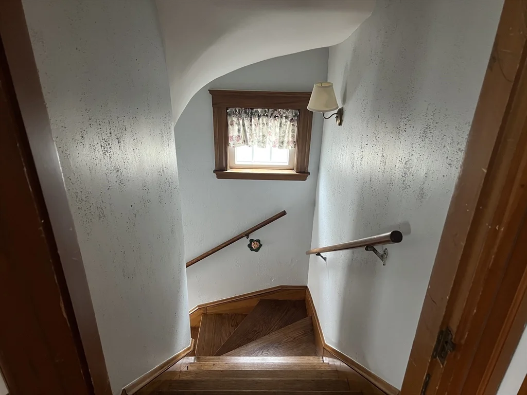2 bed, 1 bath apartment for rent at 66 Waldemar Ave Unit 2, Winthrop — photo 4 of 18