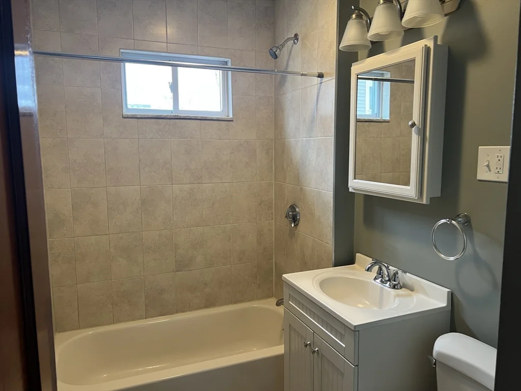 2 bed, 1 bath apartment for rent at 66 Waldemar Ave Unit 2, Winthrop — photo 11 of 18