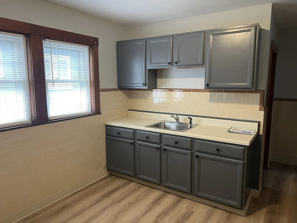 2 bed, 1 bath apartment for rent at 66 Waldemar Ave Unit 2, Winthrop — photo 5 of 18