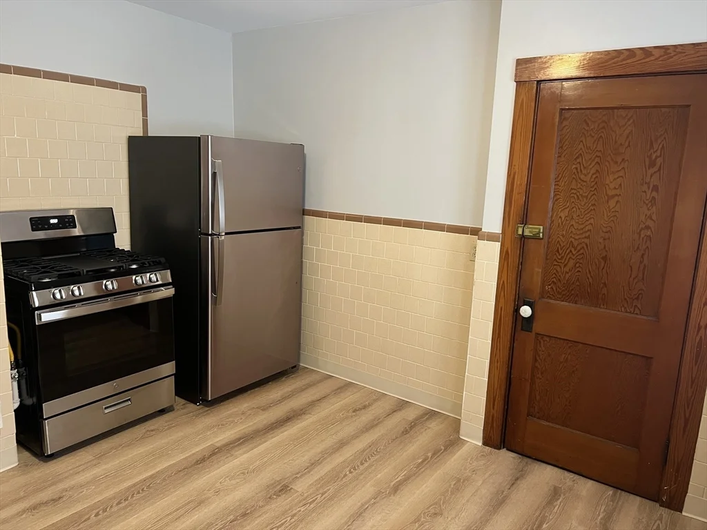 2 bed, 1 bath apartment for rent at 66 Waldemar Ave Unit 2, Winthrop — photo 6 of 18