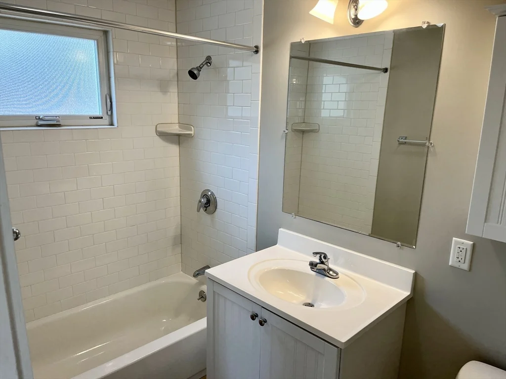 Studio bed, 1 bath apartment for rent at 66 Walnut St Unit 1, Union Square — photo 13 of 15