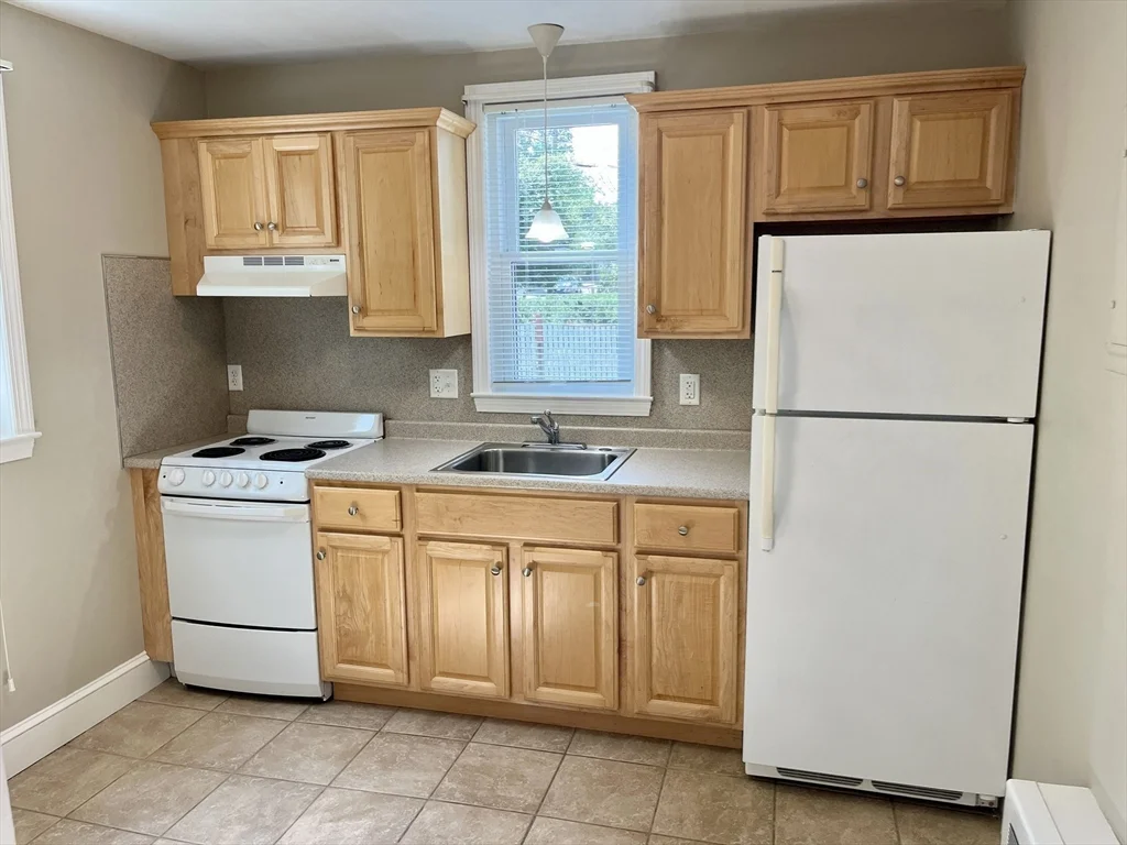 Studio bed, 1 bath apartment for rent at 66 Walnut St Unit 1, Union Square — photo 9 of 15