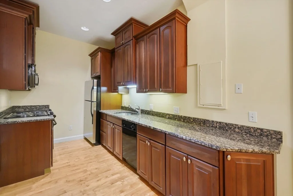 2 bed, 1 bath apartment for rent at 66 Waltham St Unit 41, South End — photo 5 of 28