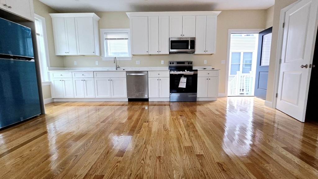 3 bed, 2 bath apartment for rent at 66 Waverly St Unit 1, Brighton — photo 3 of 10