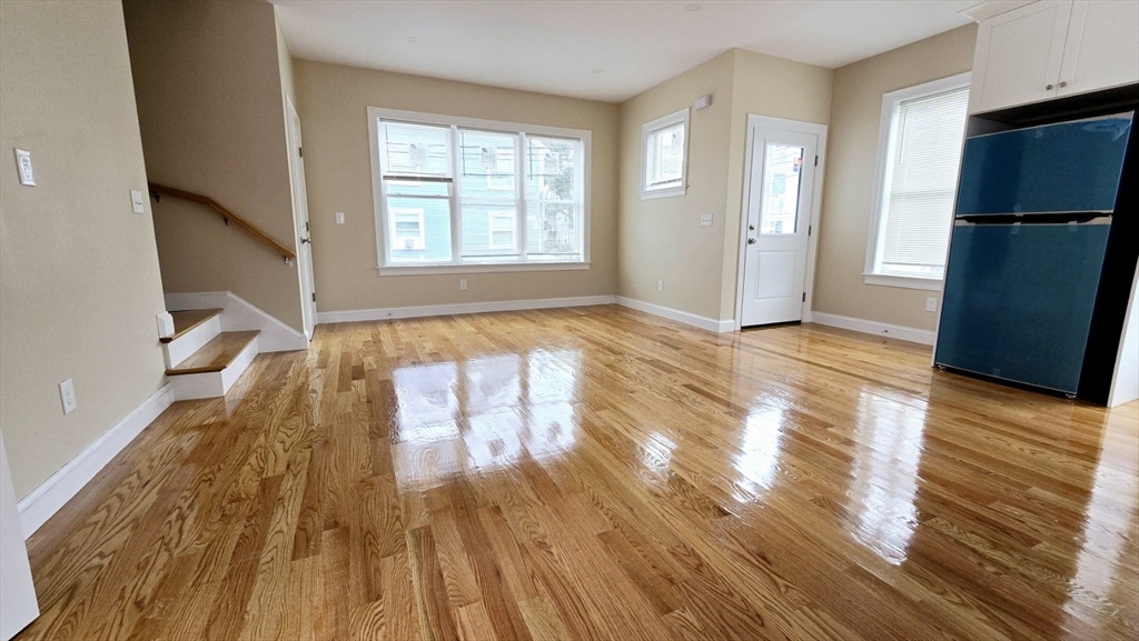 3 bed, 2 bath apartment for rent at 66 Waverly St Unit 1, Brighton — photo 4 of 10