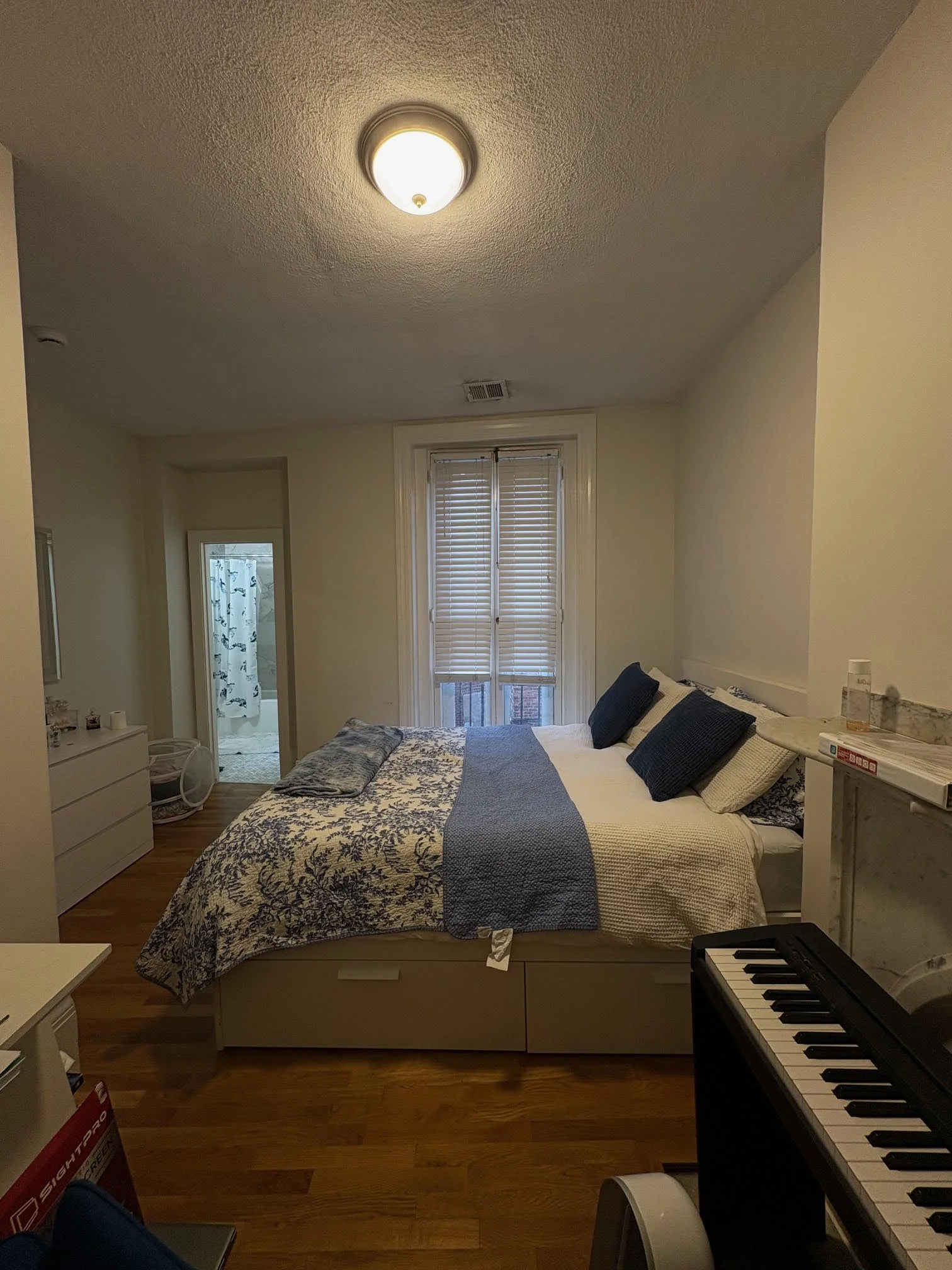 2 bed, 1 bath apartment for rent at 66 West Cedar St Unit 1-E, Beacon Hill — photo 2 of 7