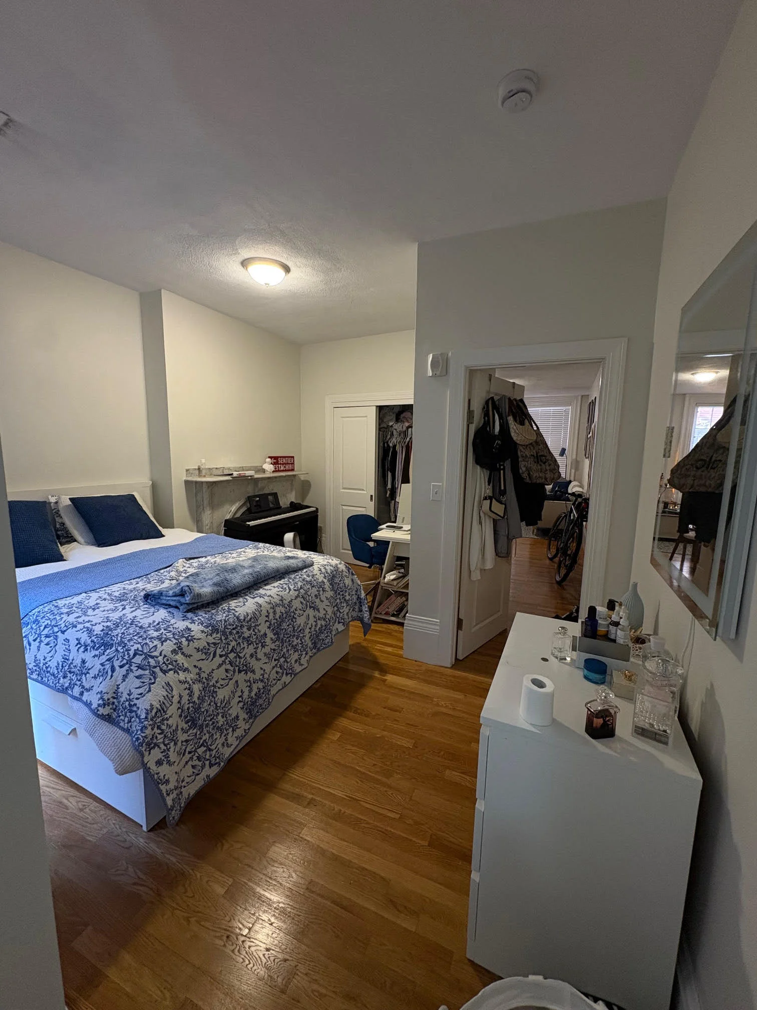 2 bed, 1 bath apartment for rent at 66 West Cedar St Unit 1-E, Beacon Hill — photo 1 of 7
