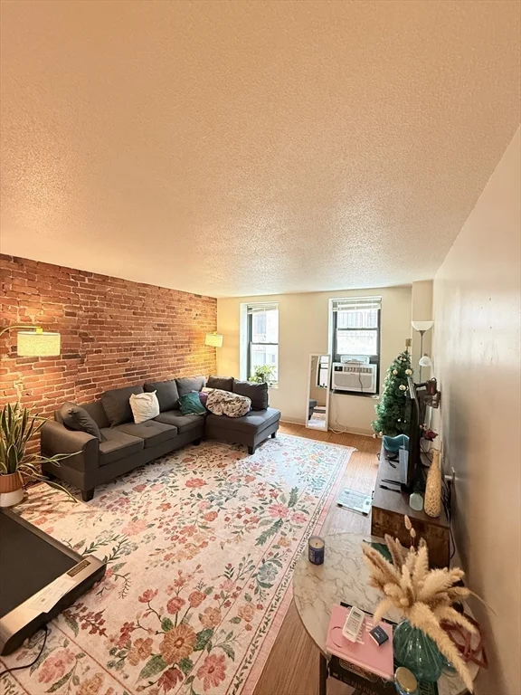 2 bed, 1 bath apartment for rent at 66 Westland Ave Unit 303, Fenway — photo 2 of 17