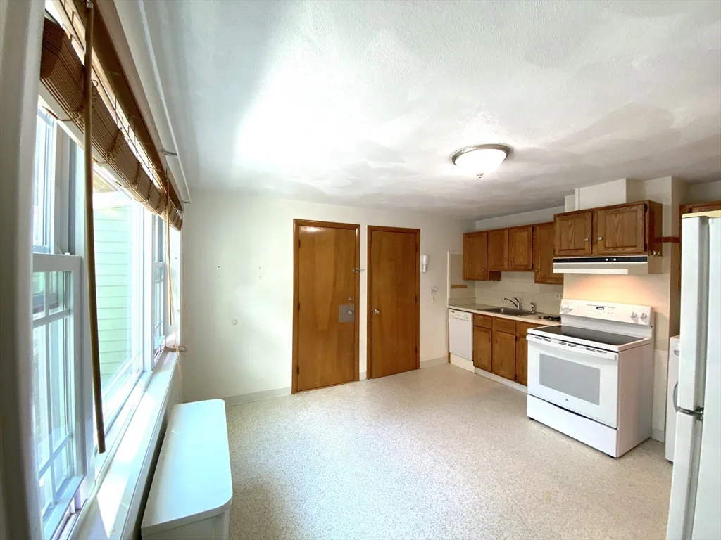 2 bed, 1 bath apartment for rent at 66 Winter St Unit 1, East Cambridge — photo 5 of 19