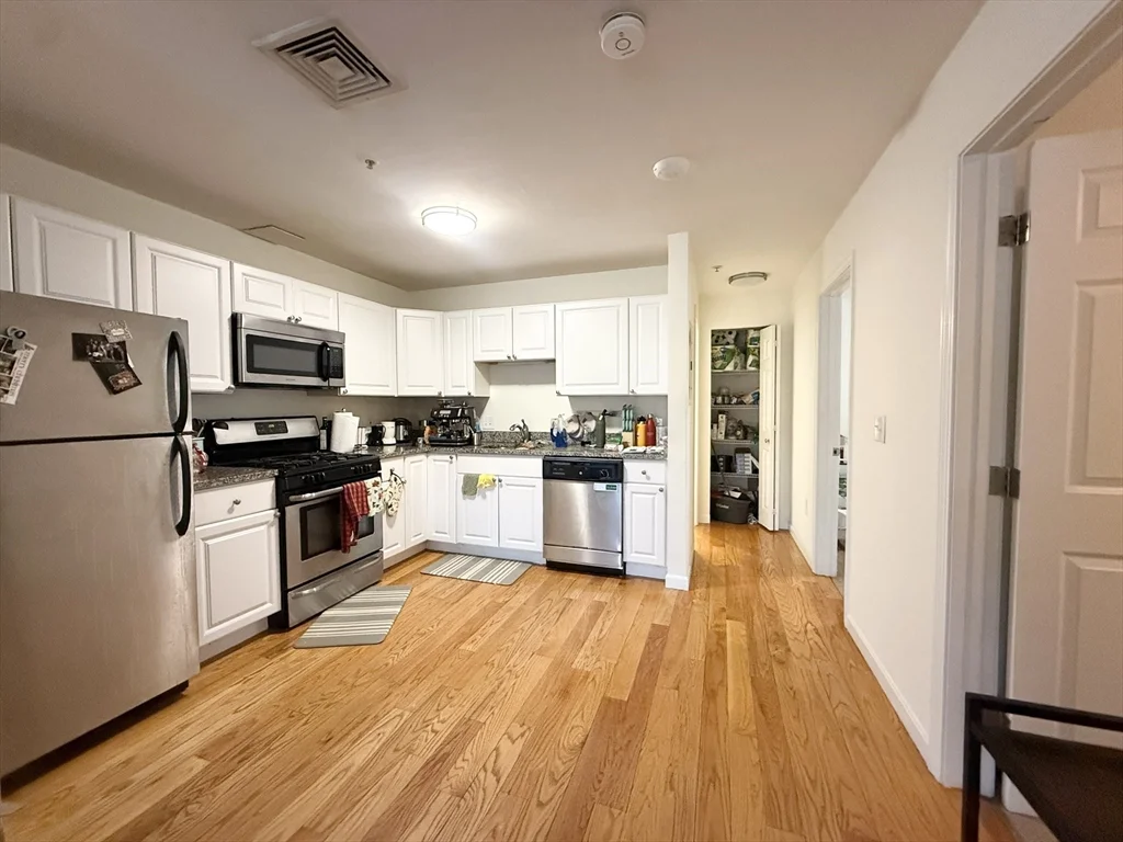 3 bed, 1 bath apartment for rent at 660 Cambridge St Unit 302, Kendall Square — photo 1 of 9