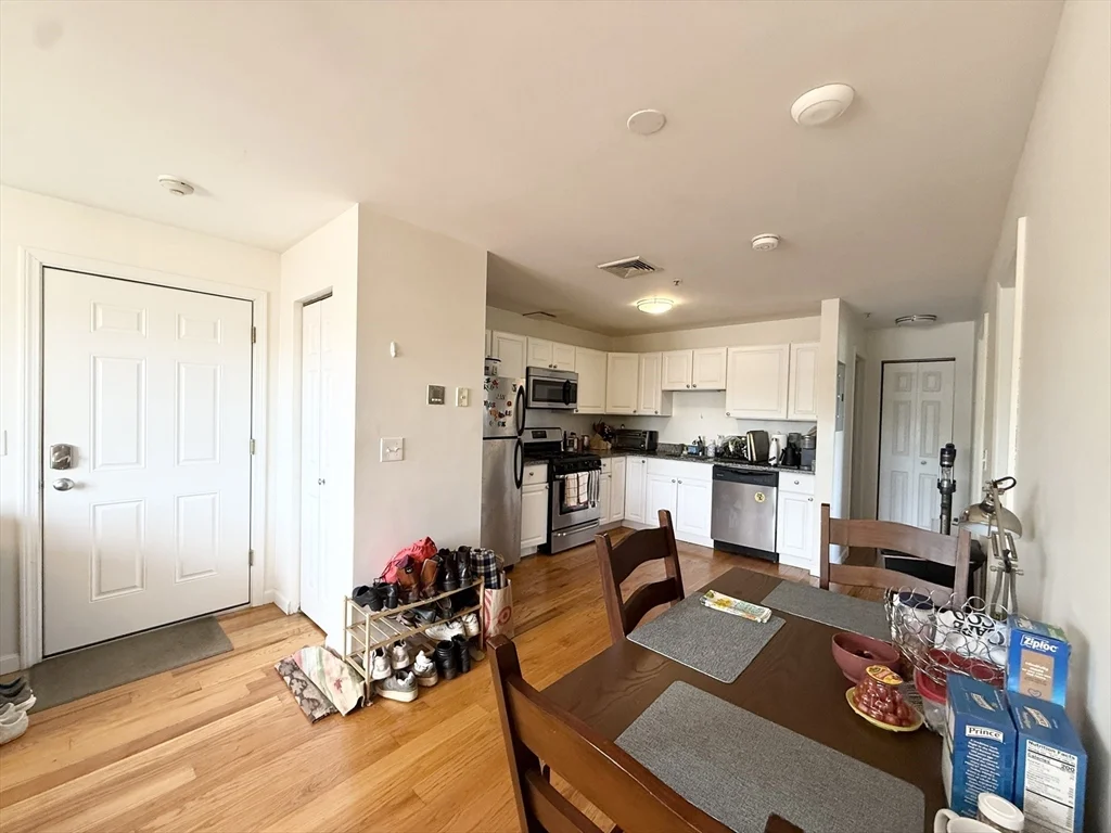 3 bed, 1 bath apartment for rent at 660 Cambridge St Unit 402, East Cambridge — photo 7 of 9