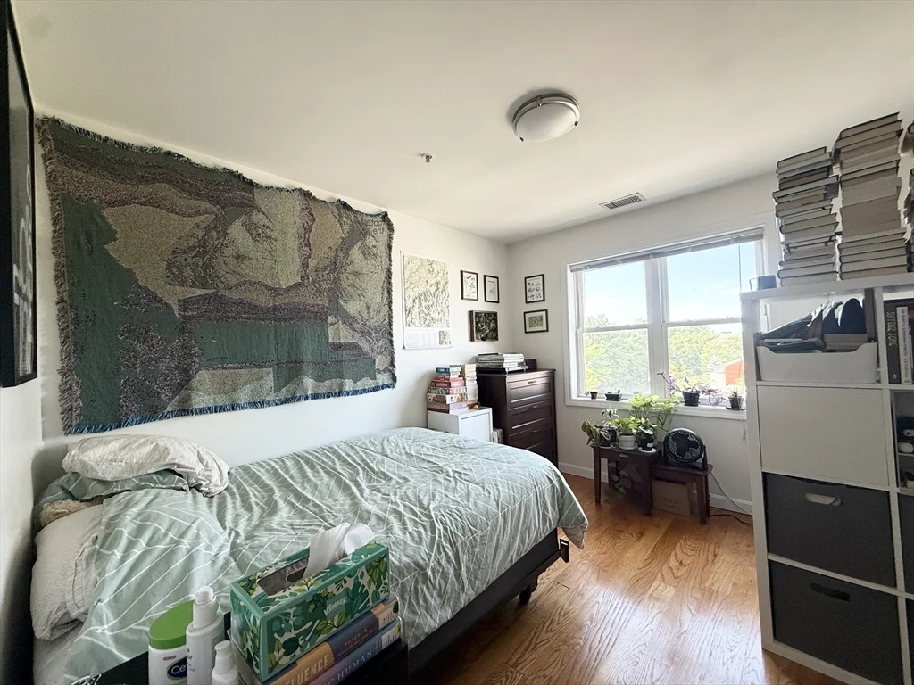 3 bed, 1 bath apartment for rent at 660 Cambridge St Unit 402, East Cambridge — photo 6 of 9