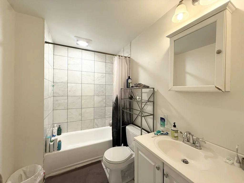 3 bed, 1 bath apartment for rent at 660 Cambridge St Unit 402, East Cambridge — photo 5 of 9