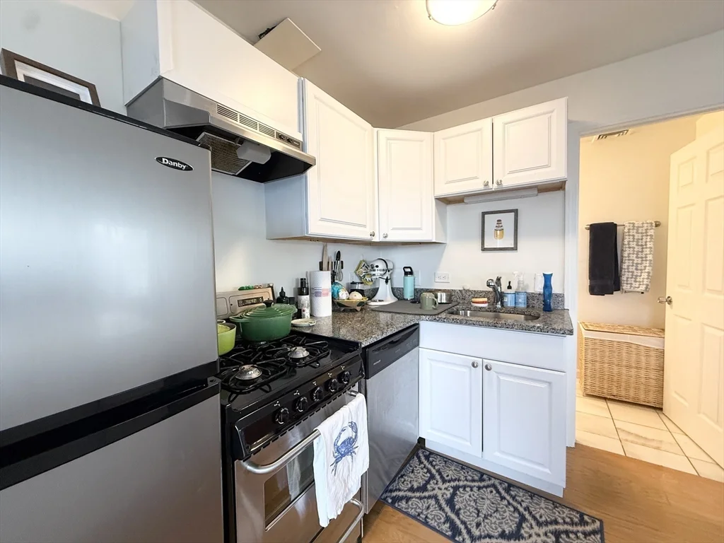 Studio bed, 1 bath apartment for rent at 660 Cambridge St Unit 404, Kendall Square — photo 4 of 14