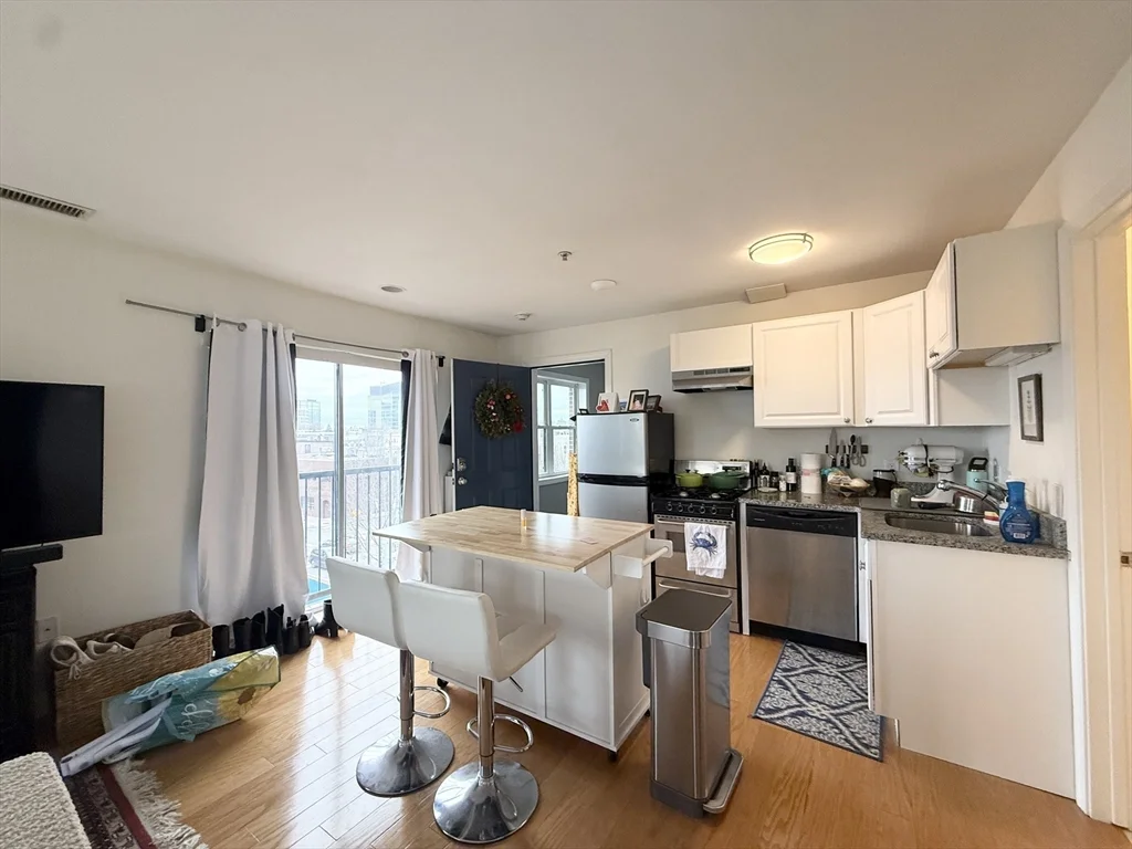 Studio bed, 1 bath apartment for rent at 660 Cambridge St Unit 404, Kendall Square — photo 2 of 14