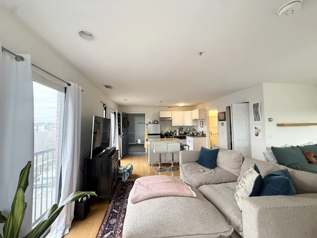 Studio bed, 1 bath apartment for rent at 660 Cambridge St Unit 404, Kendall Square — photo 5 of 14