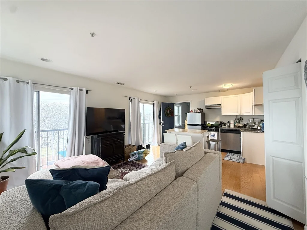 Studio bed, 1 bath apartment for rent at 660 Cambridge St Unit 404, Kendall Square — photo 8 of 14
