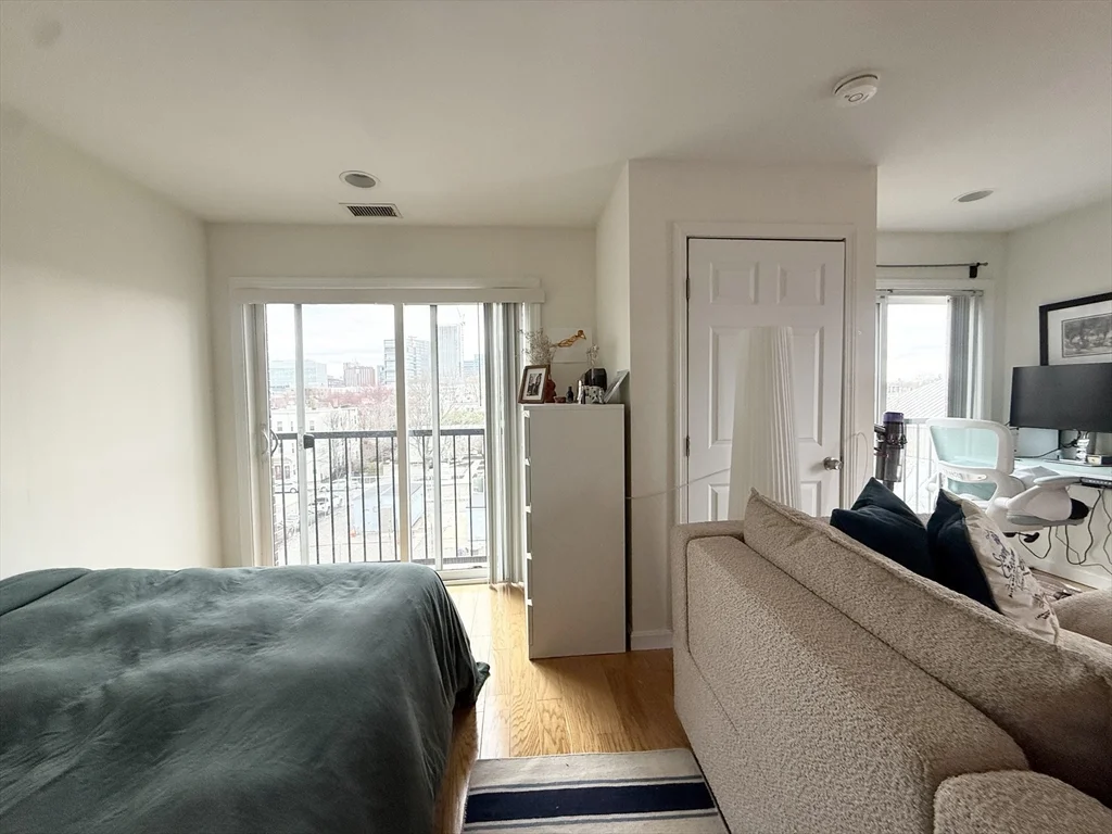 Studio bed, 1 bath apartment for rent at 660 Cambridge St Unit 404, Kendall Square — photo 7 of 14