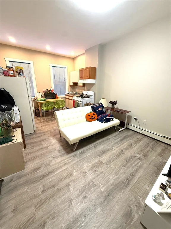 1 bed, 1 bath apartment for rent at 660 East 5th Unit 1, South Boston — photo 2 of 6