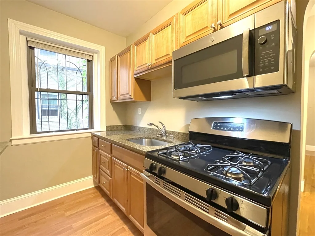Studio bed, 1 bath apartment for rent at 660 Huntington Ave Unit 17, Mission Hill — photo 7 of 10