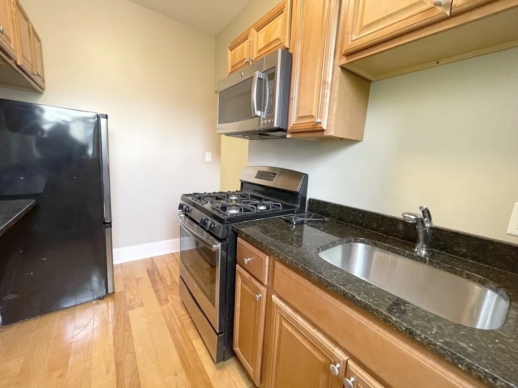 Studio bed, 1 bath apartment for rent at 660 Huntington Ave Unit 58, Mission Hill — photo 4 of 19