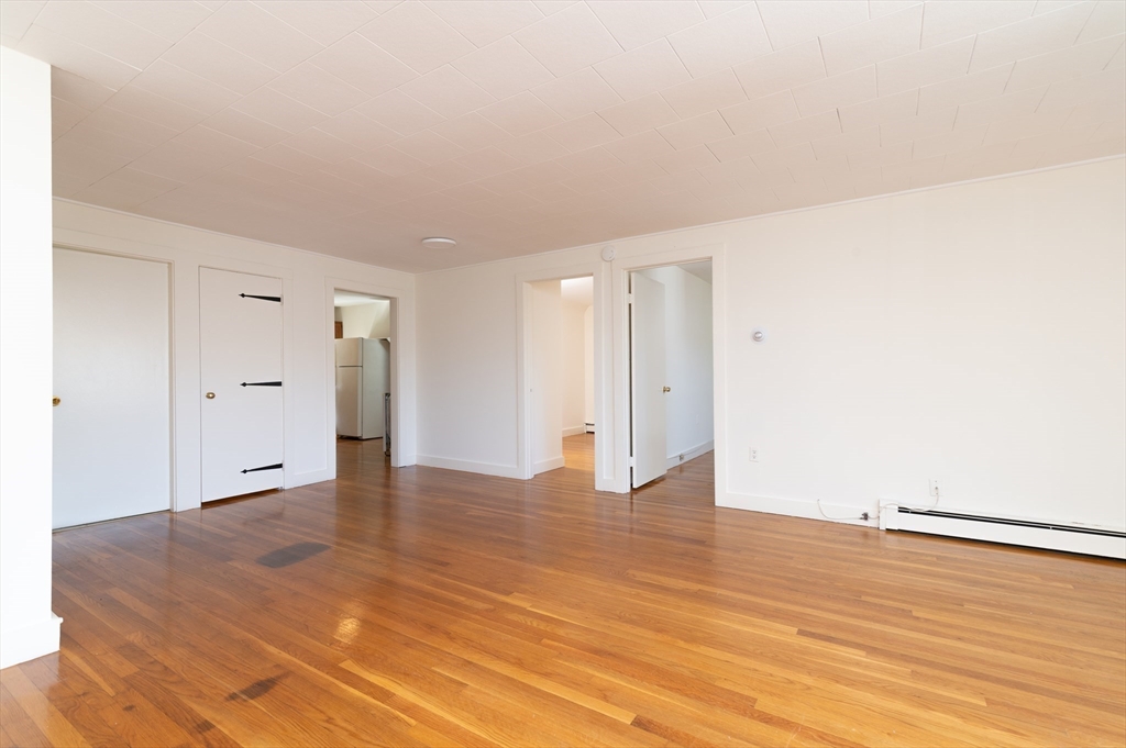 2 bed, 1 bath apartment for rent at 660 Jerusalem Rd Unit 1, North Cohasset — photo 6 of 17