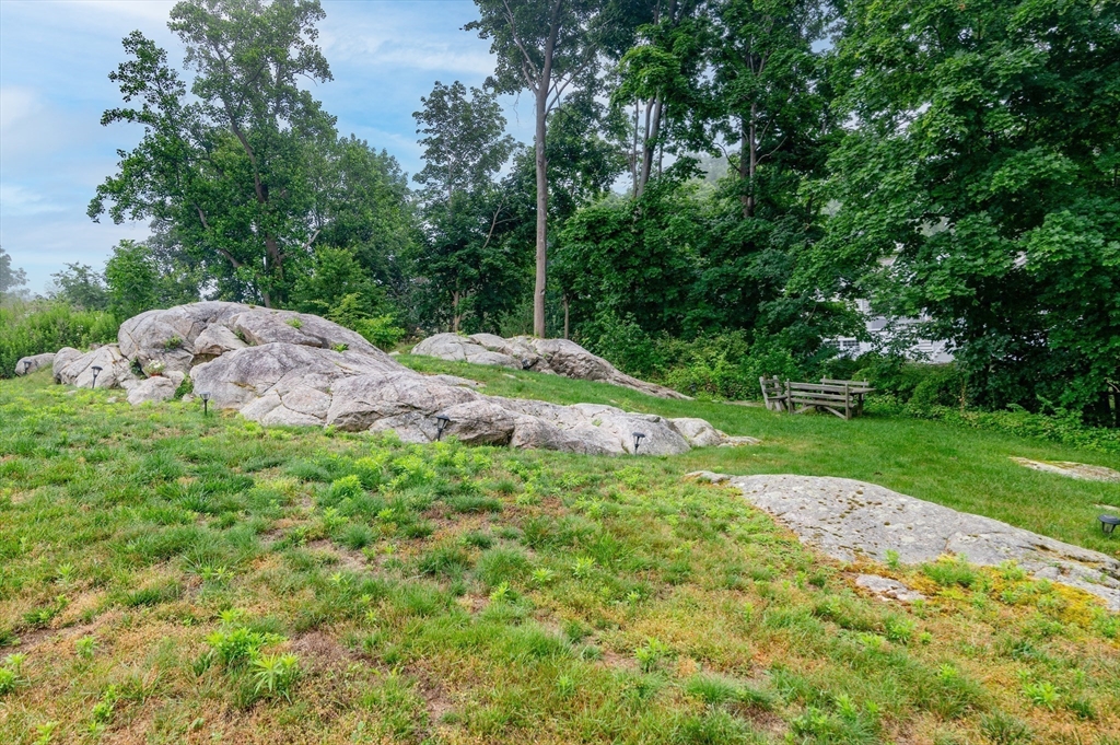 2 bed, 1 bath apartment for rent at 660 Jerusalem Rd Unit 1, North Cohasset — photo 15 of 17