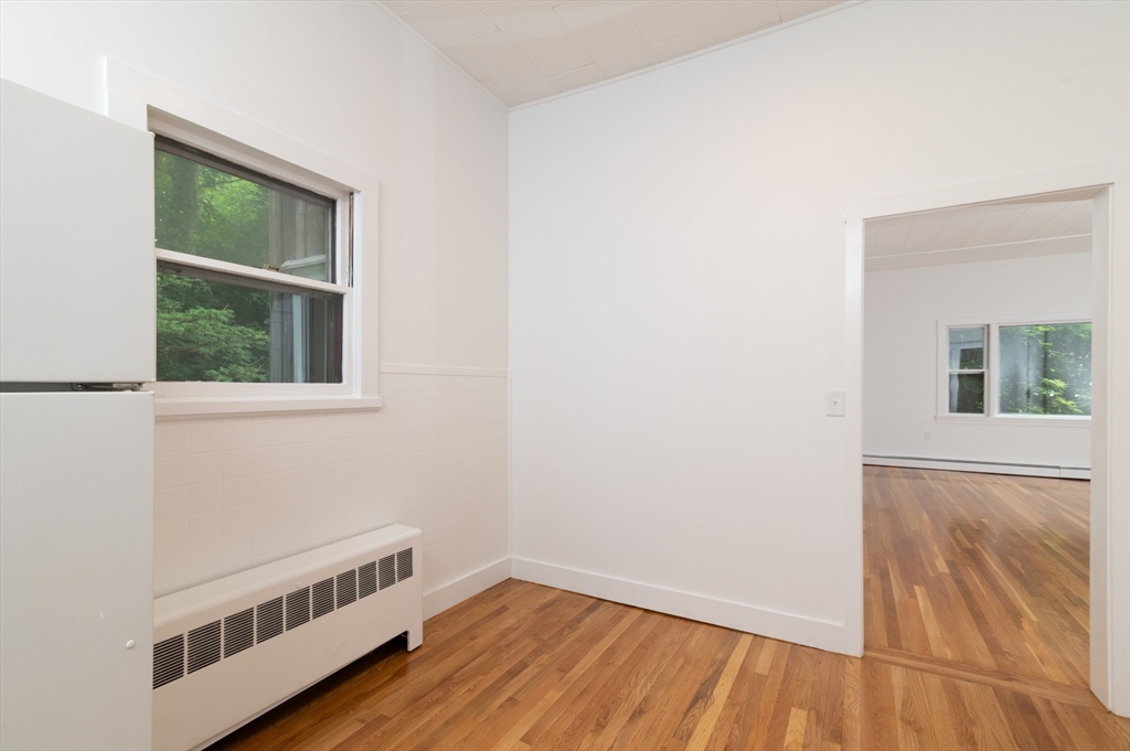 2 bed, 1 bath apartment for rent at 660 Jerusalem Rd Unit 1, North Cohasset — photo 8 of 17