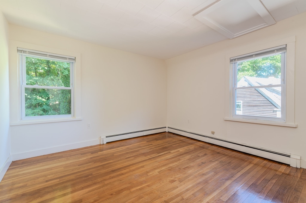 2 bed, 1 bath apartment for rent at 660 Jerusalem Rd Unit 1, North Cohasset — photo 10 of 17
