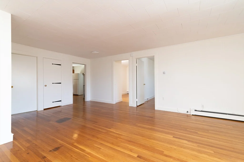 2 bed, 1 bath apartment for rent at 660 Jerusalem Rd Unit 4, North Cohasset — photo 10 of 24