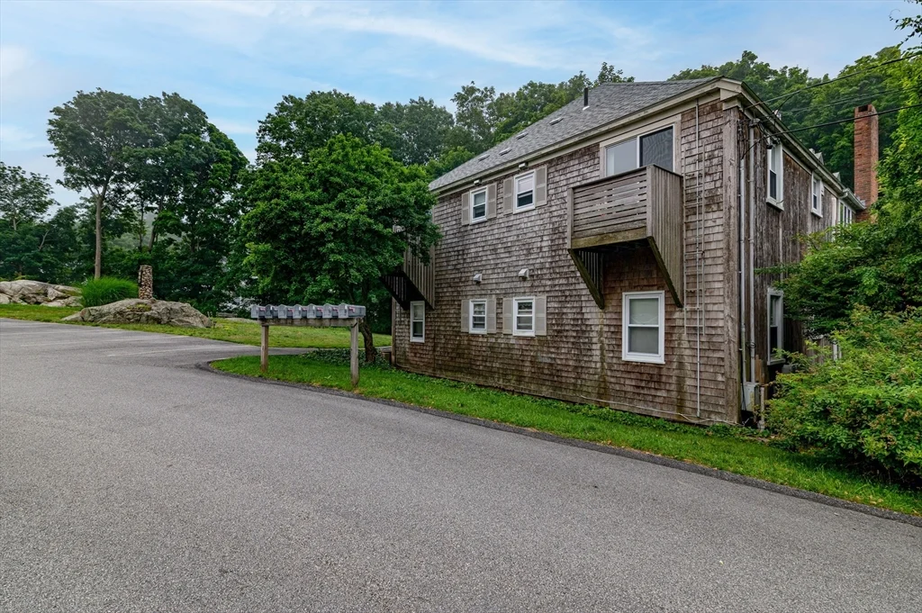 2 bed, 1 bath apartment for rent at 660 Jerusalem Rd Unit 4, North Cohasset — photo 19 of 24