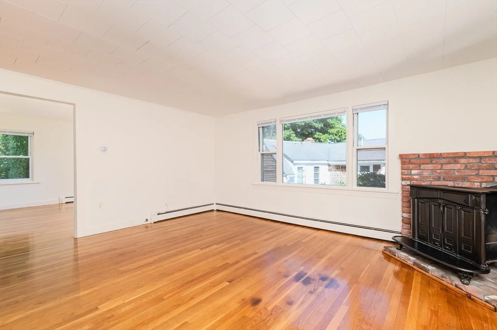 2 bed, 1 bath apartment for rent at 660 Jerusalem Rd Unit 4, North Cohasset — photo 9 of 24