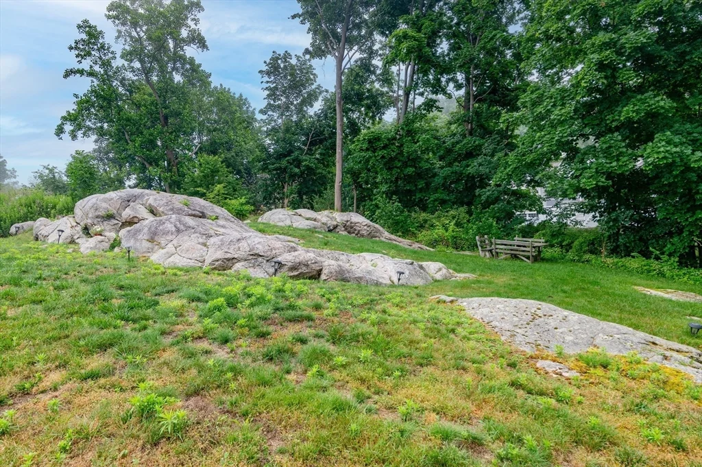 2 bed, 1 bath apartment for rent at 660 Jerusalem Rd Unit 4, North Cohasset — photo 22 of 24