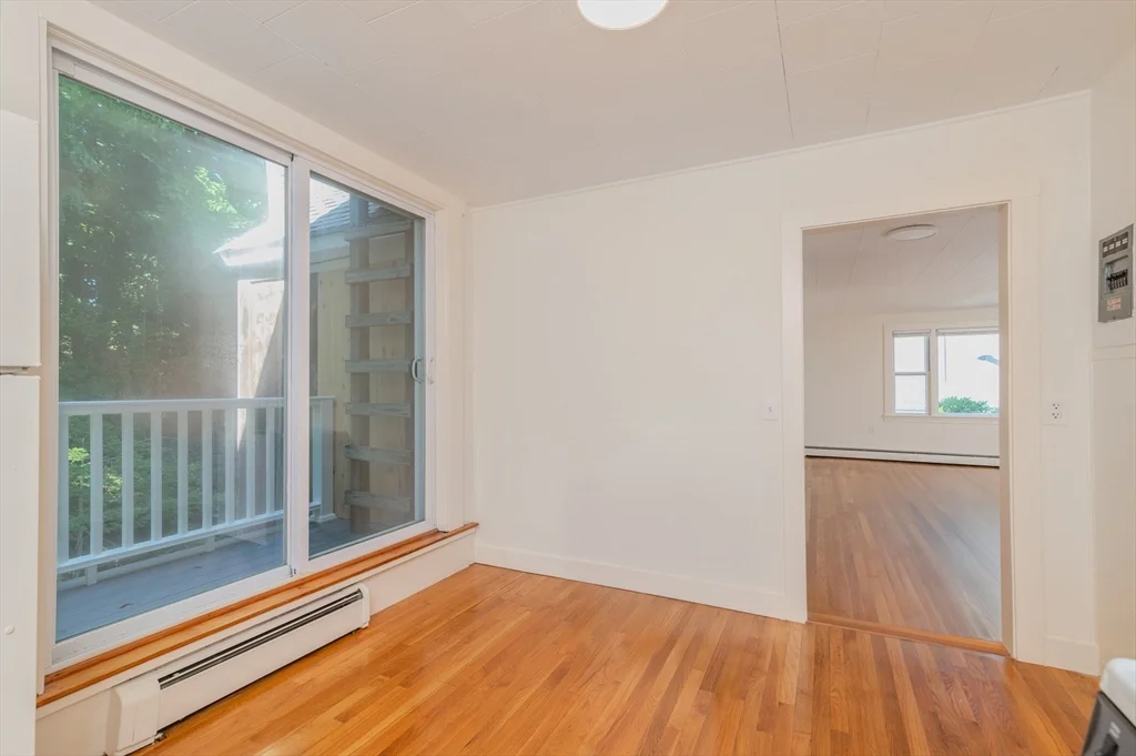 2 bed, 1 bath apartment for rent at 660 Jerusalem Rd Unit 4, North Cohasset — photo 4 of 24