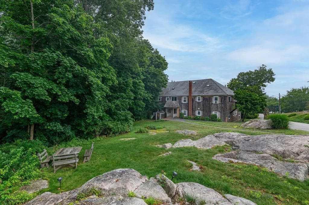 2 bed, 1 bath apartment for rent at 660 Jerusalem Rd Unit 4, North Cohasset — photo 24 of 24