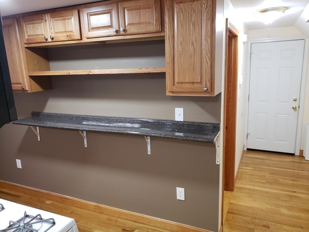 1 bed, 1 bath apartment for rent at 660 Main St Unit 3, Brockton — photo 2 of 6