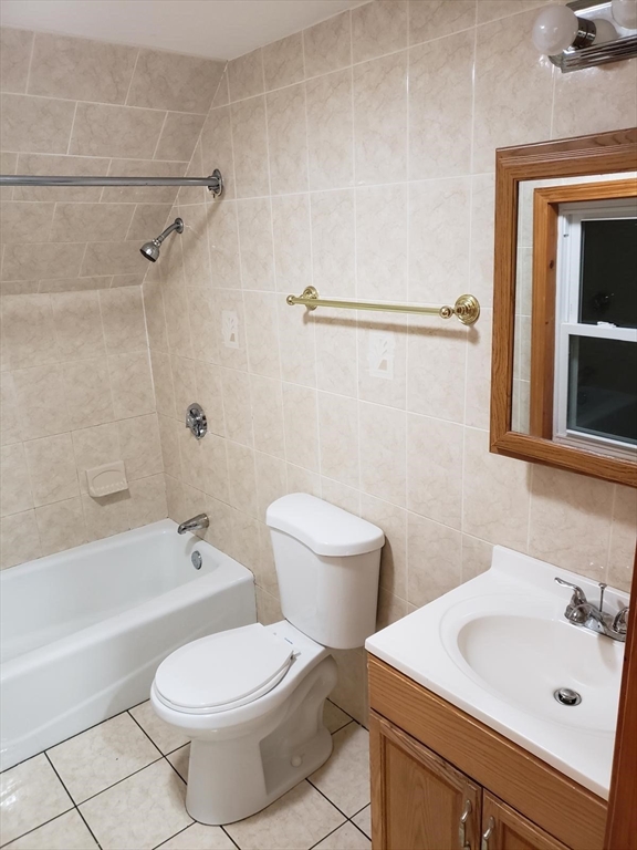 1 bed, 1 bath apartment for rent at 660 Main St Unit 3, Brockton — photo 5 of 6