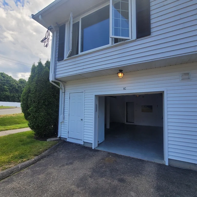 2 bed, 2 bath apartment for rent at 660 Union Unit 1C, East Braintree — photo 3 of 24