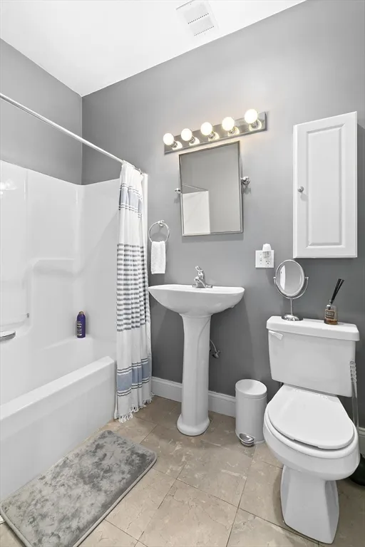 2 bed, 2 bath apartment for rent at 661 Bennington St Unit 3, East Boston — photo 7 of 7