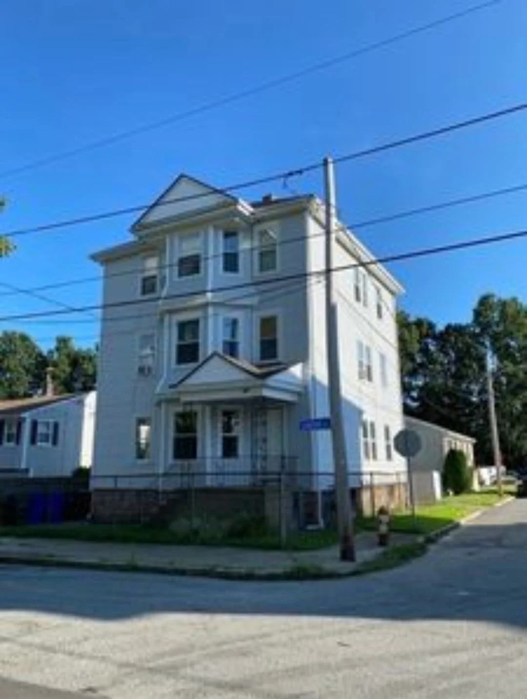 2 bed, 1 bath apartment for rent at 661 Lawton St Unit 1, Fall River — photo 7 of 7