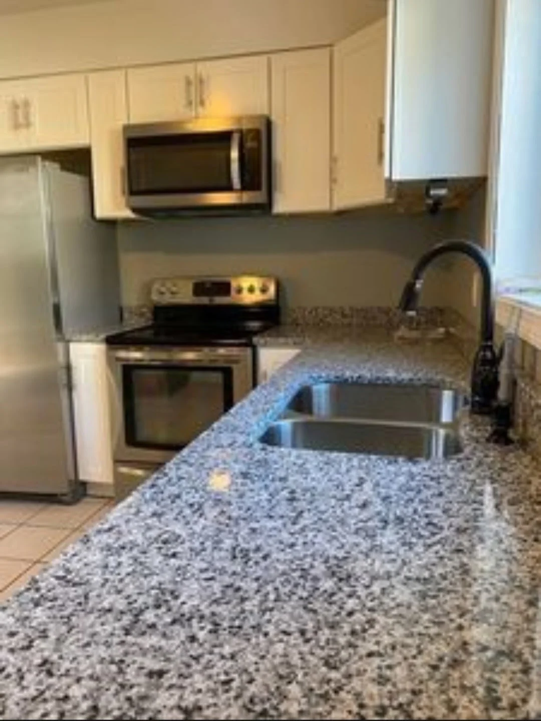 2 bed, 1 bath apartment for rent at 661 Lawton St Unit 1, Fall River — photo 5 of 7